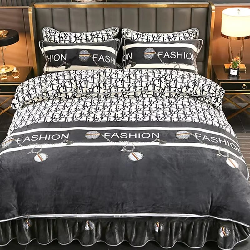 Winter Coral Velvet Four Piece Simple Fashion Thickened Double Sided Milk Flannel Sheet Home Bed Set Comforter Bed Set