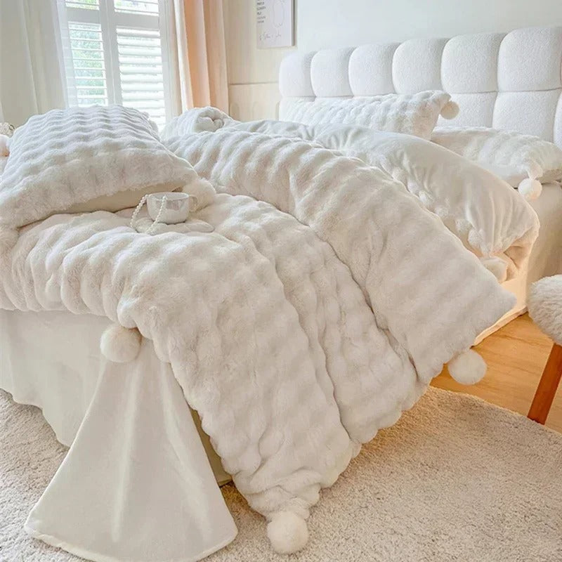High-end Tuscan Faux Fur Warm Autumn Winter Bedding Set White Thickend Warmth Double Duvet Cover Set Cozy Comforter Cover Sets