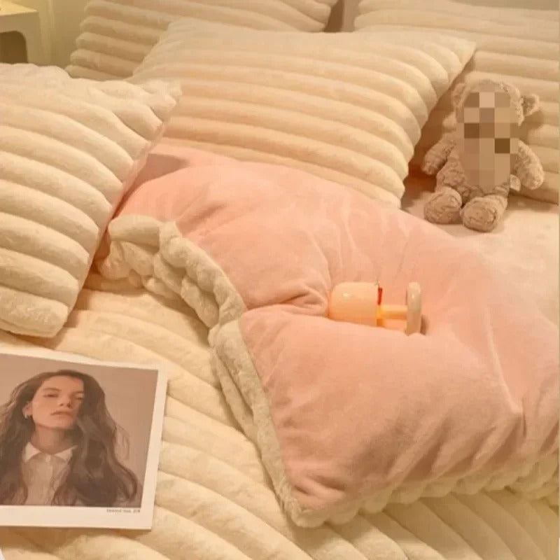200x230cm Solid Color Plush Four Piece Set Winter Warm Comfortable Milk Velvet Quilt Cover Dormitory Bed Sheets and Pillowcases