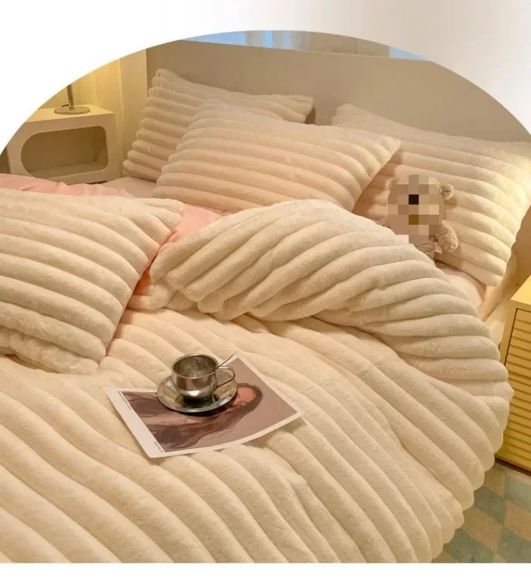 200x230cm Solid Color Plush Four Piece Set Winter Warm Comfortable Milk Velvet Quilt Cover Dormitory Bed Sheets and Pillowcases